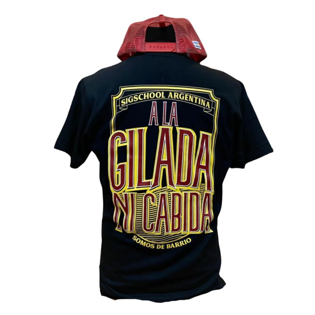 A LA GILADA NI CABIDA